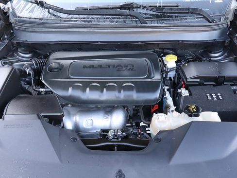 Used 2020 Jeep Cherokee Latitude Plus image 18