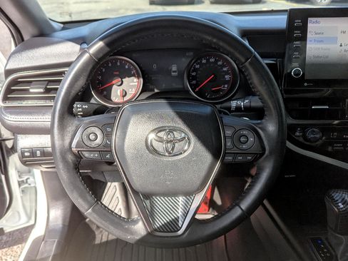 Used 2022 Toyota Camry XSE image 18