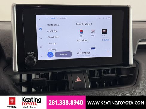 Used 2025 Toyota RAV4 XLE FWD image 25