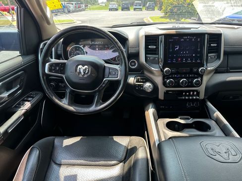 Used 2019 RAM 1500 Laramie AWD/4WD image 12