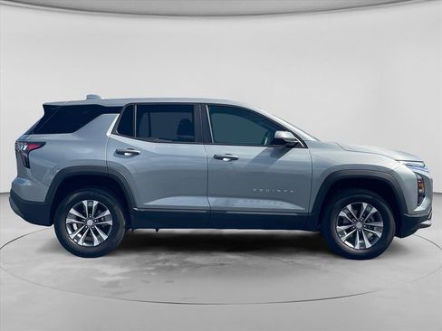 Used 2026 Chevrolet Equinox LT w/ LPO, Floor Liner Package AWD/4WD image 8