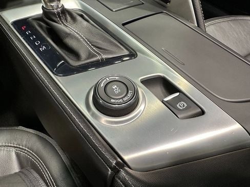 Used 2014 Chevrolet Corvette Stingray Convertible w/ 2LT Preferred Equipment Group image 27