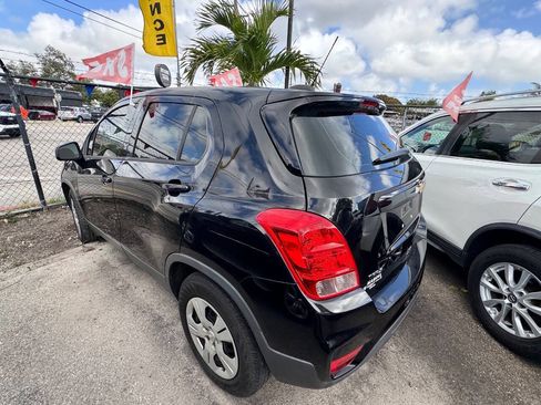Used 2018 Chevrolet Trax LS image 4