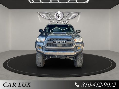 Used 2020 Toyota Tacoma TRD Sport image 1