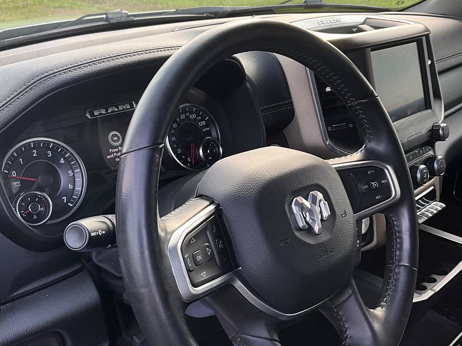 Used 2022 RAM 1500 Laramie AWD/4WD image 18
