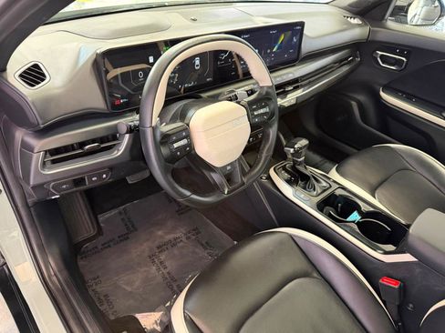 Used 2025 Kia K4 GT-Line w/ GT-Line Premium Package FWD image 15