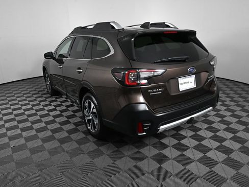 Used 2022 Subaru Outback Touring XT AWD/4WD image 4
