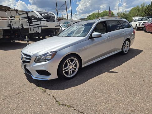 Used 2014 Mercedes-Benz E 350 4MATIC Wagon image 4