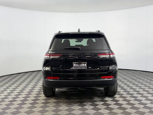 Certified 2025 Jeep Grand Cherokee Altitude AWD/4WD image 7