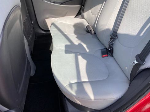 Used 2014 Hyundai Accent SE image 18