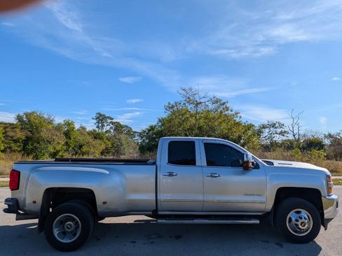Used 2017 Chevrolet Silverado 3500 LT w/ LT Convenience Package image 5