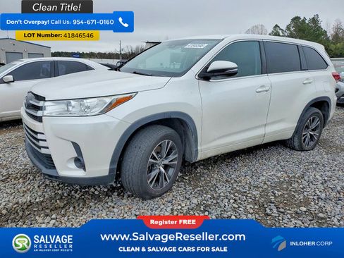 Used 2018 Toyota Highlander LE FWD image 1