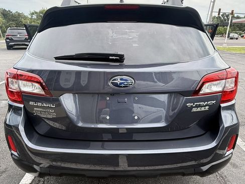 Used 2016 Subaru Outback 2.5i Limited AWD/4WD image 17