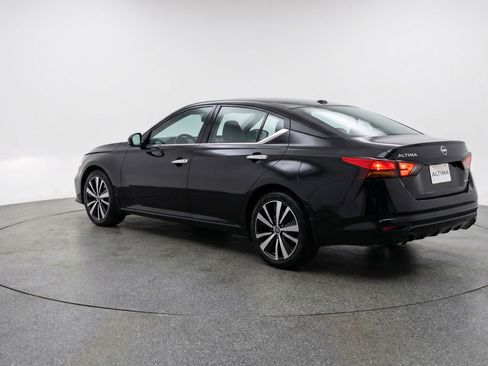 Used 2025 Nissan Altima 2.5 SV FWD image 6