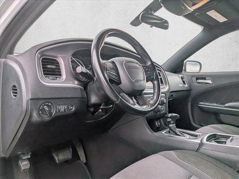 Used 2022 Dodge Charger SXT image 10