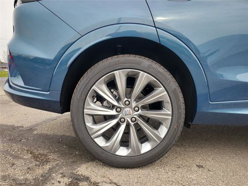 New 2026 Buick Envista Avenir image 6