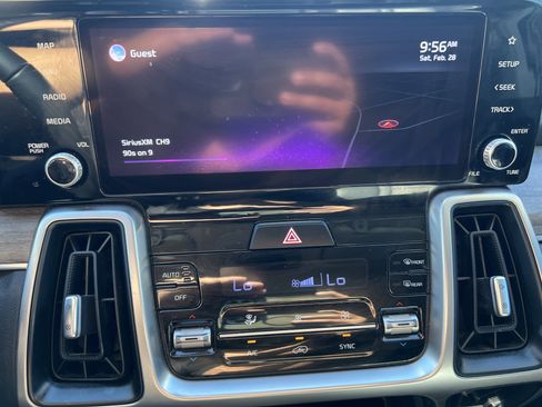 Used 2022 Kia Sorento EX image 23