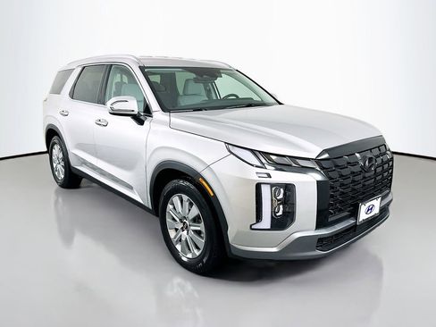 Used 2025 Hyundai Palisade SEL FWD image 3