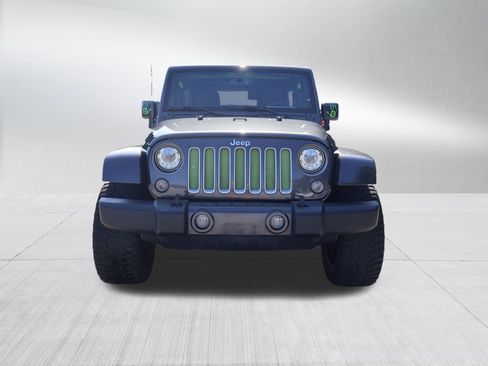 Used 2017 Jeep Wrangler Unlimited Sahara w/ Connectivity Group AWD/4WD image 2