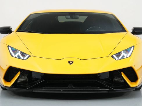Used 2018 Lamborghini Huracan Performante image 7