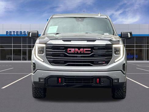 Used 2024 GMC Sierra 1500 AT4 w/ Technology Package AWD/4WD image 9
