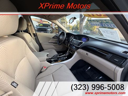 Used 2017 Honda Accord LX image 31
