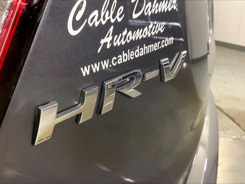 Used 2019 Honda HR-V Touring image 8
