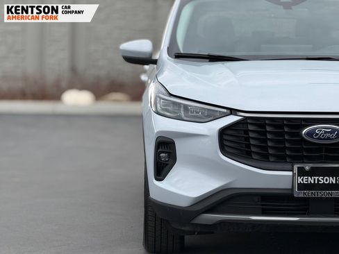 Used 2025 Ford Escape Platinum image 14