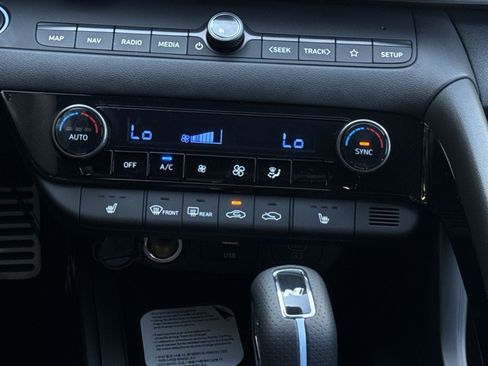 New 2026 Hyundai Elantra N FWD image 21