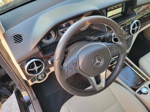 Used 2015 Mercedes-Benz GLK 250 GLK 250 BlueTEC AWD 4MATIC 4dr image 31