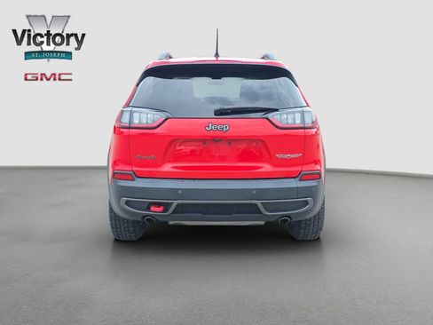 Used 2019 Jeep Cherokee Trailhawk AWD/4WD image 16