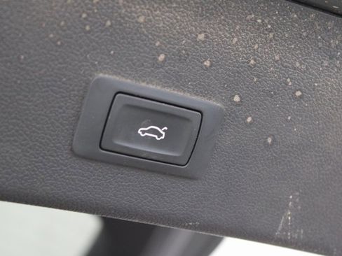 Used 2015 Audi A4 2.0T Premium image 24