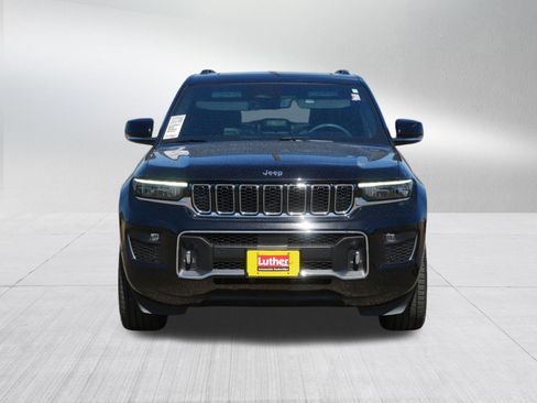 Used 2023 Jeep Grand Cherokee Overland w/ Luxury Tech Group IV AWD/4WD image 2