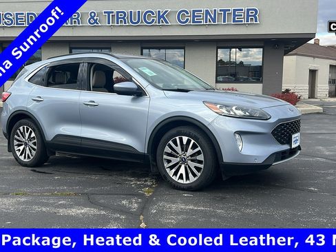 Used 2022 Ford Escape Titanium w/ Class II Trailer Tow Package image 1