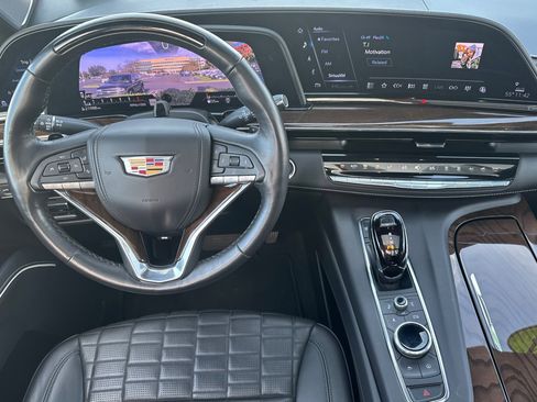 Certified 2024 Cadillac Escalade ESV Premium Luxury Platinum image 16
