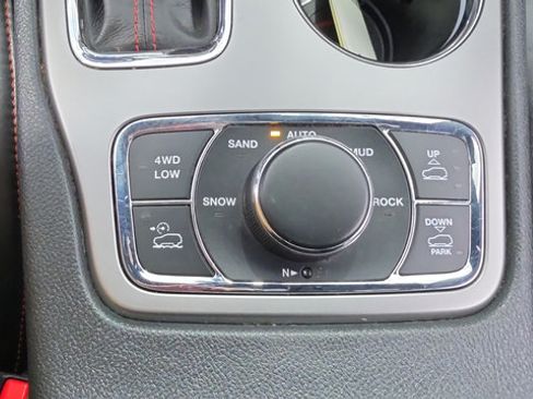 Used 2018 Jeep Grand Cherokee Trailhawk w/ Trailhawk Luxury Group AWD/4WD image 32