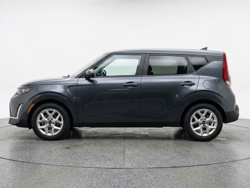 Used 2025 Kia Soul LX w/ LX Technology Package image 5