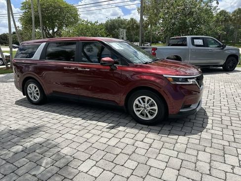 Used 2024 Kia Carnival LX FWD image 19