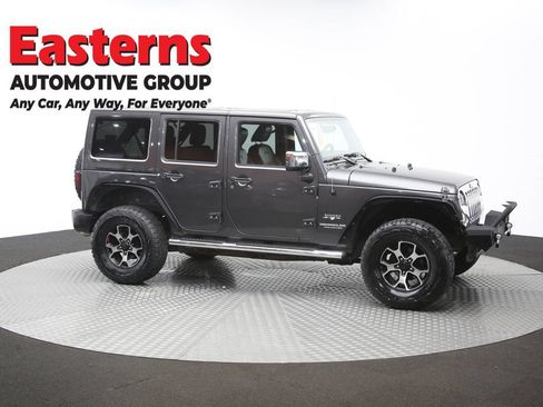 Used 2017 Jeep Wrangler Unlimited Sahara w/ Dual Top Group AWD/4WD image 47
