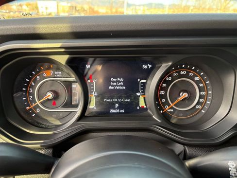 Used 2024 Jeep Wrangler Unlimited Rubicon image 16