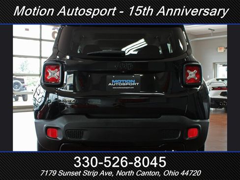 Used 2017 Jeep Renegade Altitude AWD/4WD image 6