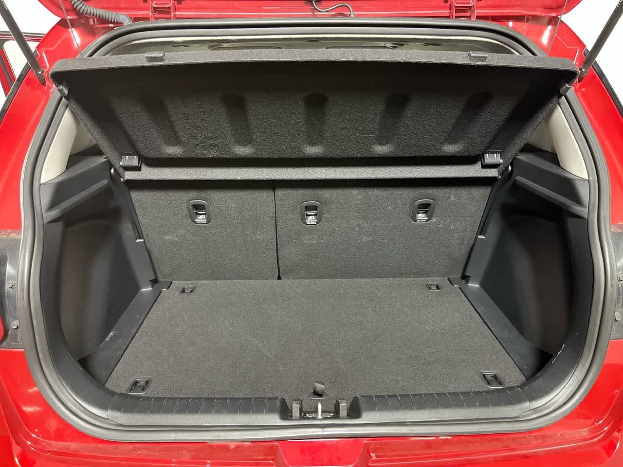 Used 2025 Hyundai Venue SEL FWD image 28
