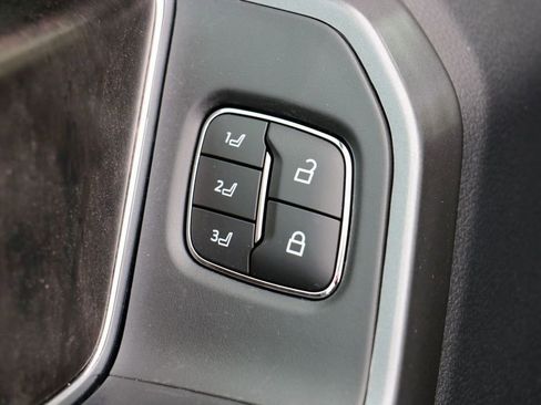 New 2026 Ford F250 Lariat w/ Black Appearance Package image 18