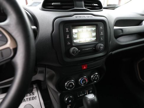 Used 2016 Jeep Renegade Latitude image 20