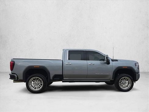 Used 2024 GMC Sierra 2500 Denali Ultimate image 4