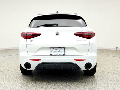 Used 2023 Alfa Romeo Stelvio Veloce AWD/4WD image 6