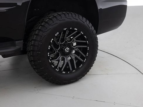 Used 2017 Chevrolet Tahoe LT w/ LT Midnight Edition AWD/4WD image 22