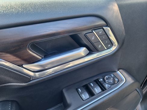 Used 2024 GMC Sierra 1500 SLT image 25