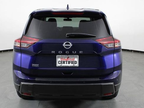 Certified 2025 Nissan Rogue SV FWD image 11
