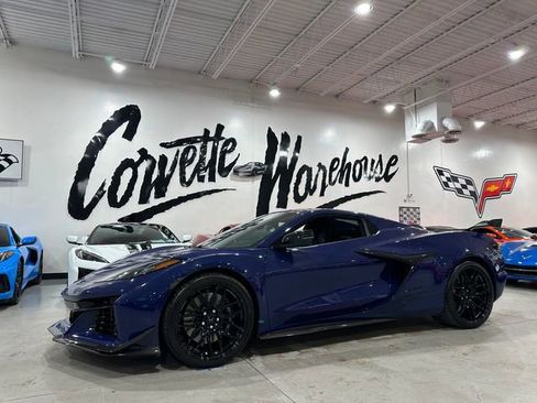 Used 2025 Chevrolet Corvette Z06 w/ Stealth Interior Trim Package RWD image 1